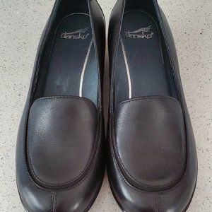 Dansko Ladies Size 6 [36] Black Leather Loafer